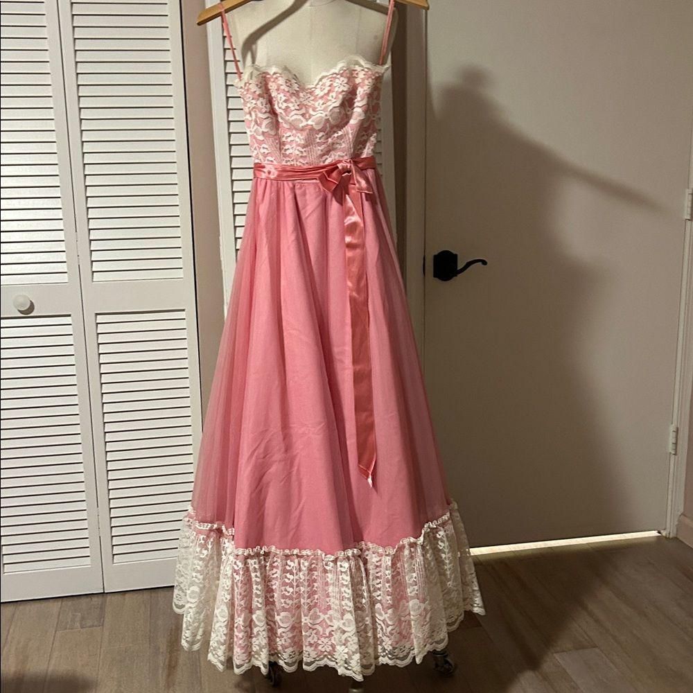 vintage pink ball gown evening dress White Pink Fabric Victorian 70s prom - Picture 4 of 16